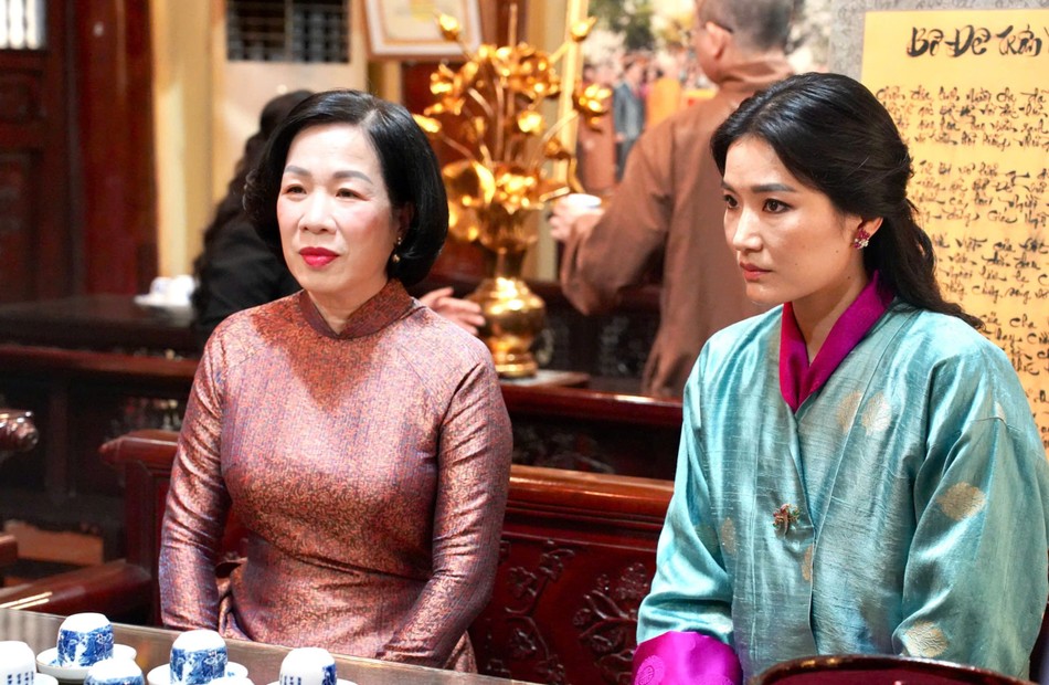 Bà Nguyễn Thị Minh Nguyệt cùng Hoàng hậu Bhutan Jetsun Pema Wangchuck Bà Nguyễn Thị Minh Nguyệt cùng Hoàng hậu Bhutan Jetsun Pema Wangchuck