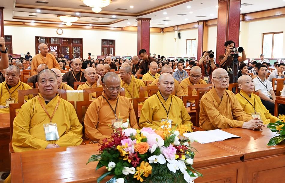 Chư tôn đức tham dự hội thảo Chư tôn đức tham dự hội thảo