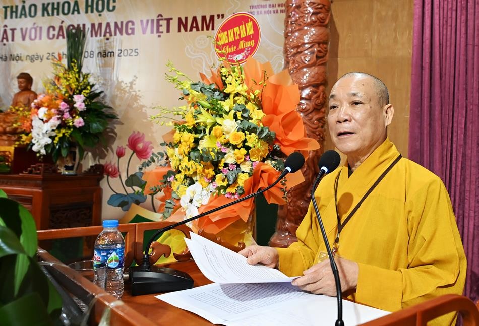 Hòa thượng Thích Bảo Nghiêm trình bày tham luận Hòa thượng Thích Bảo Nghiêm trình bày tham luận