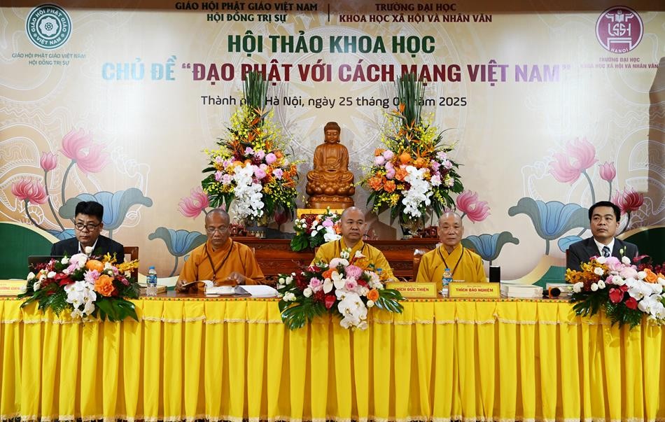 Chư tôn đức chủ trì tại phiên thứ 2 Chư tôn đức chủ trì tại phiên thứ 2