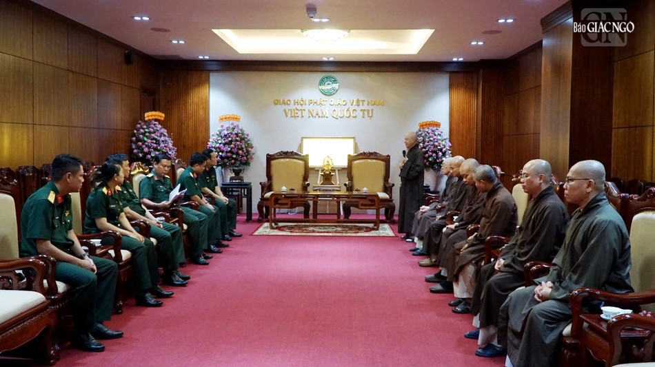 Quang cảnh buổi tiếp đoàn Bộ Tư lệnh TP.HCM tại Việt Nam Quốc Tự Quang cảnh buổi tiếp đoàn Bộ Tư lệnh TP.HCM tại Việt Nam Quốc Tự