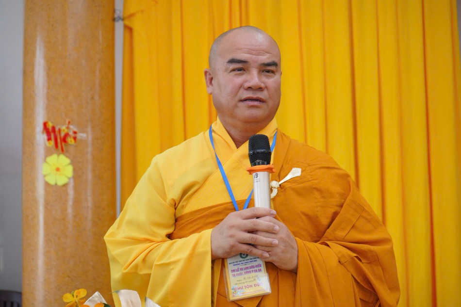 Thượng tọa Thích Tĩnh Triệt, Trưởng ban Trị sự GHPGVN tỉnh Đồng Tháp huấn từ đến chư hành giả an cư