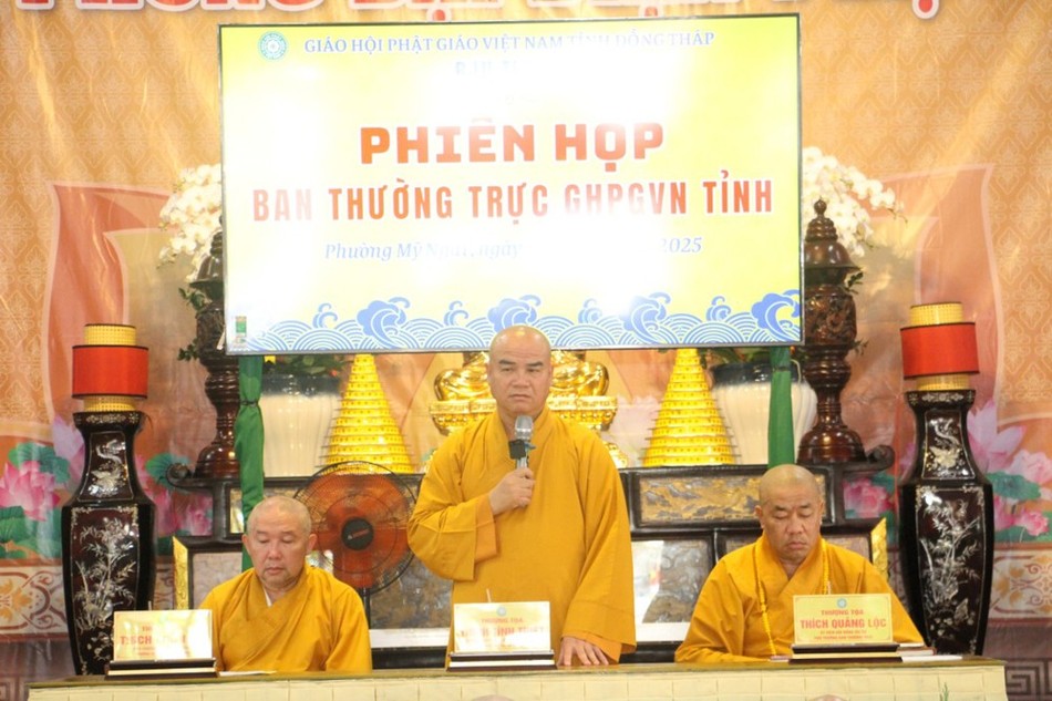 Thượng tọa Thích Tĩnh Triệt phát biểu tại buổi họp