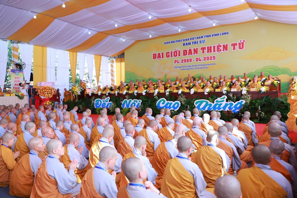 Khai mạc Đại giới đàn Thiện Từ Phật lịch 2569 do Ban Thường trực Ban Trị sự tỉnh Vĩnh Long tổ chức, diễn ra tại chùa Phật Ngọc Xá Lợi Khai mạc Đại giới đàn Thiện Từ Phật lịch 2569 do Ban Thường trực Ban Trị sự tỉnh Vĩnh Long tổ chức, diễn ra tại chùa Phật Ngọc Xá Lợi