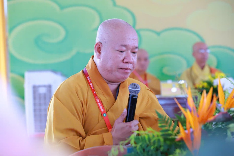 Thượng tọa Thích Tâm Khiết báo cáo tiến trình tổ chức Đại giới đàn Thiện Từ Thượng tọa Thích Tâm Khiết báo cáo tiến trình tổ chức Đại giới đàn Thiện Từ