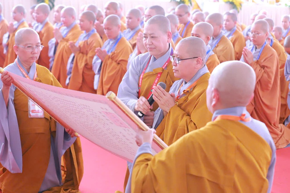 Cung an chức sự Hội đồng Thập sư Ni Cung an chức sự Hội đồng Thập sư Ni