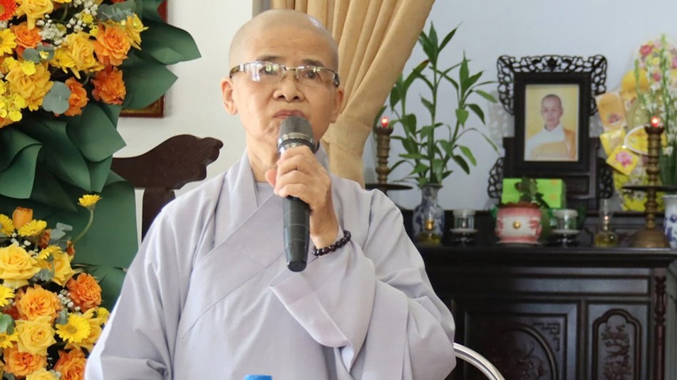 Ni sư Thích nữ Chánh Định tuyên đọc diễn văn khai mạc