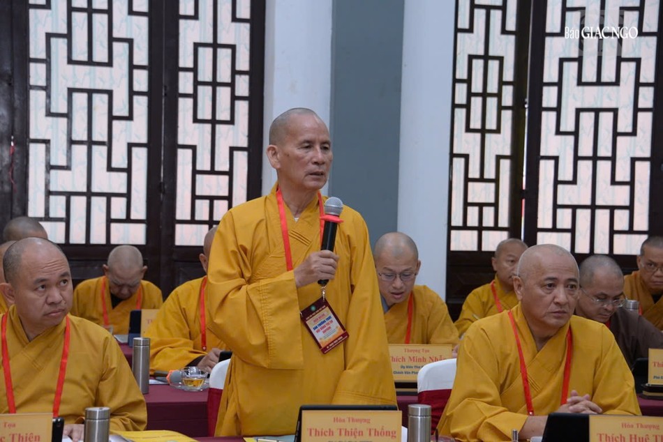 Hòa thượng Thích Thiện Thống đóng góp ý kiến
