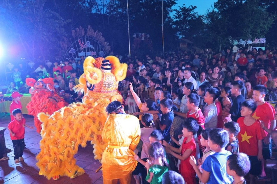 Tổ chức vui Tết cho thiếu nhi tại chùa Linh Quang Tổ chức vui Tết cho thiếu nhi tại chùa Linh Quang