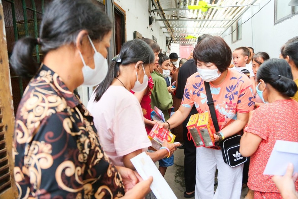 Chia sẻ nhân mùa Trung thu đến bệnh nhân nghèo Chia sẻ nhân mùa Trung thu đến bệnh nhân nghèo