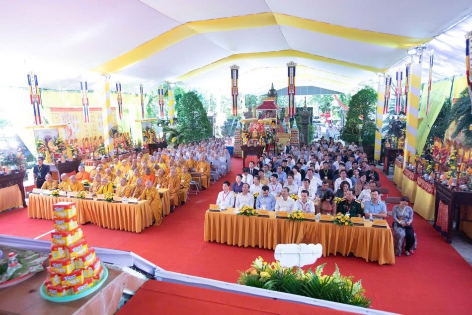Quang cảnh Lễ tưởng niệm nạn nhân tử vong do tai nạn giao thông Quang cảnh Lễ tưởng niệm nạn nhân tử vong do tai nạn giao thông