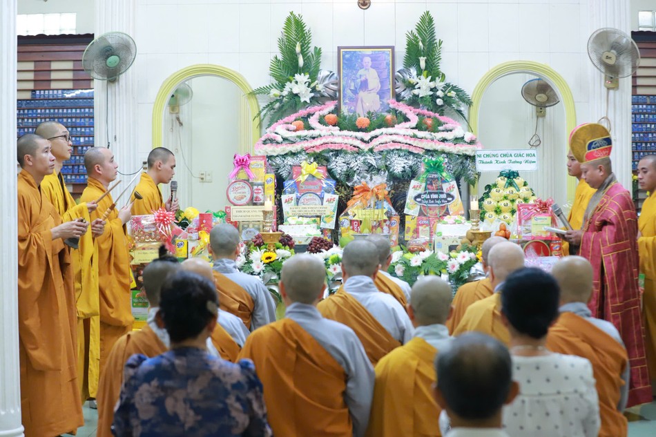 Lễ tưởng niệm Ni sư Thích nữ Diệu Hữu tại chùa Bạch Liên