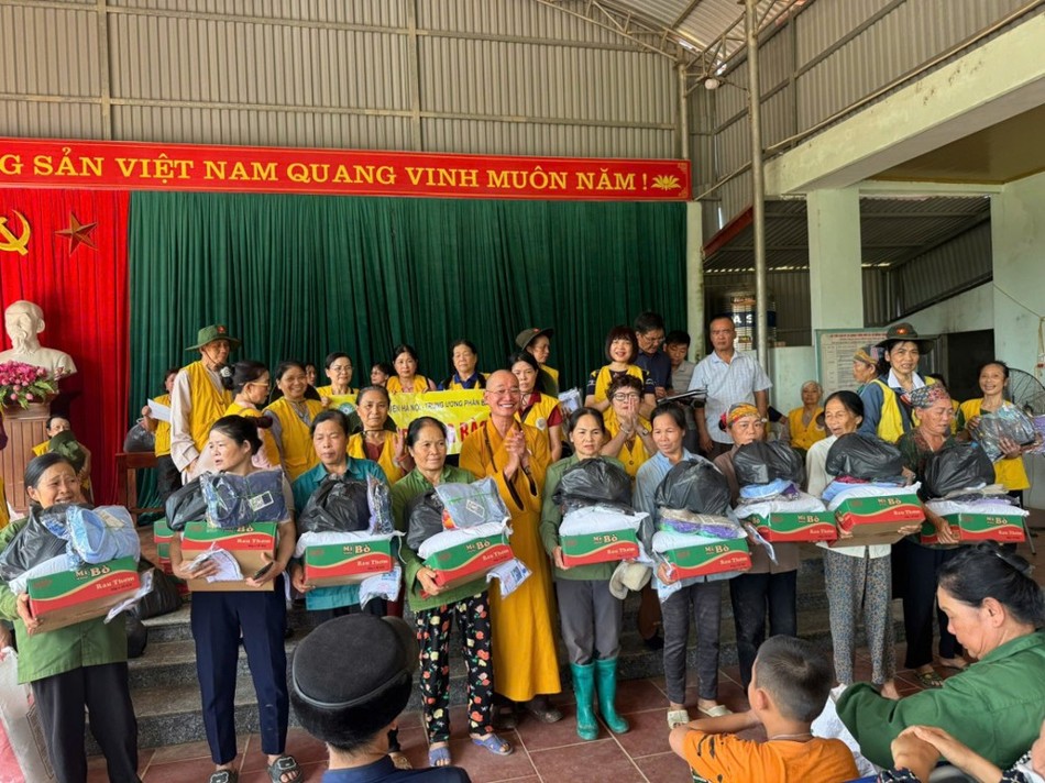 Đoàn trao quà tại xã Đồng Hỷ Đoàn trao quà tại xã Đồng Hỷ