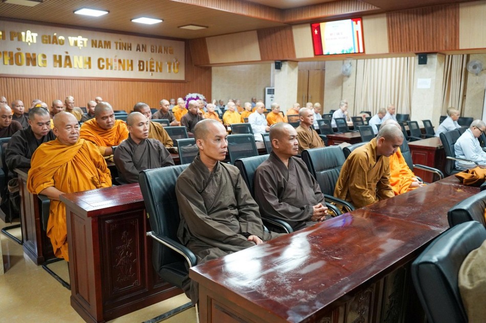 Chư tôn đức các tự viện tham dự