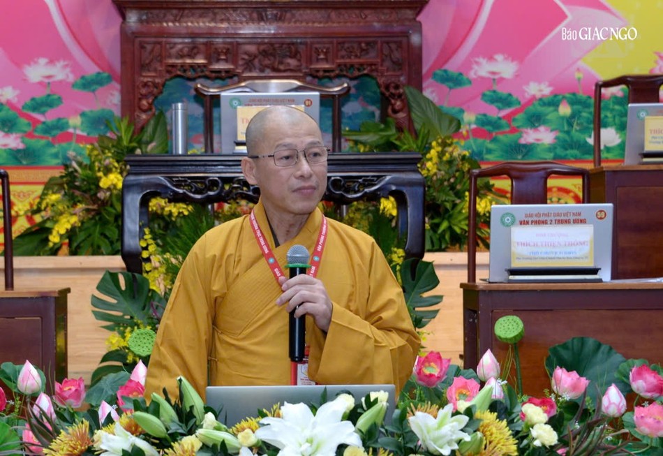 Thượng tọa Thích Minh Nhẫn trình bày các giải pháp công nghệ, chuyển đổi số Thượng tọa Thích Minh Nhẫn trình bày các giải pháp công nghệ, chuyển đổi số