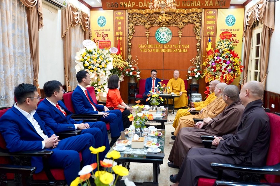 Trưởng lão Hòa thượng Thích Thanh Nhiễu tiếp đoàn Viện Chiến lược và Chính sách Mặt trận và Tạp chí Lao động Đoàn thể Trưởng lão Hòa thượng Thích Thanh Nhiễu tiếp đoàn Viện Chiến lược và Chính sách Mặt trận và Tạp chí Lao động Đoàn thể