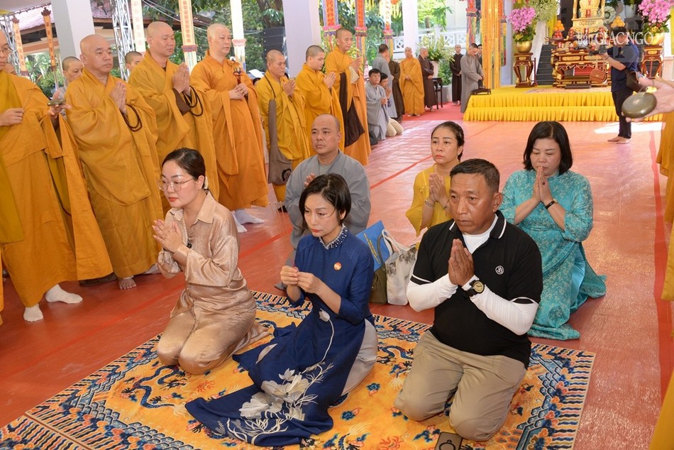 Đại diện P.Hòa Hưng tại lễ tưởng niệm