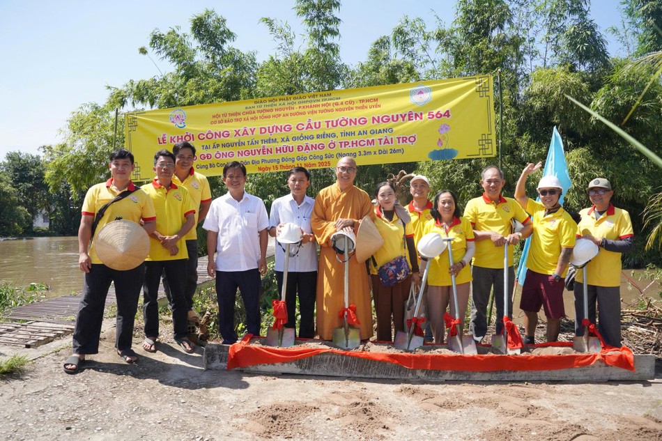 Khởi công cầu Tường Nguyên 564, ấp Nguyễn Tấn Thêm, xã Giồng Riềng, tỉnh An Giang - Ảnh: T.N Khởi công cầu Tường Nguyên 564, ấp Nguyễn Tấn Thêm, xã Giồng Riềng, tỉnh An Giang - Ảnh: T.N