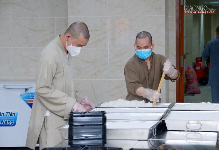 Mỗi người một việc Mỗi người một việc