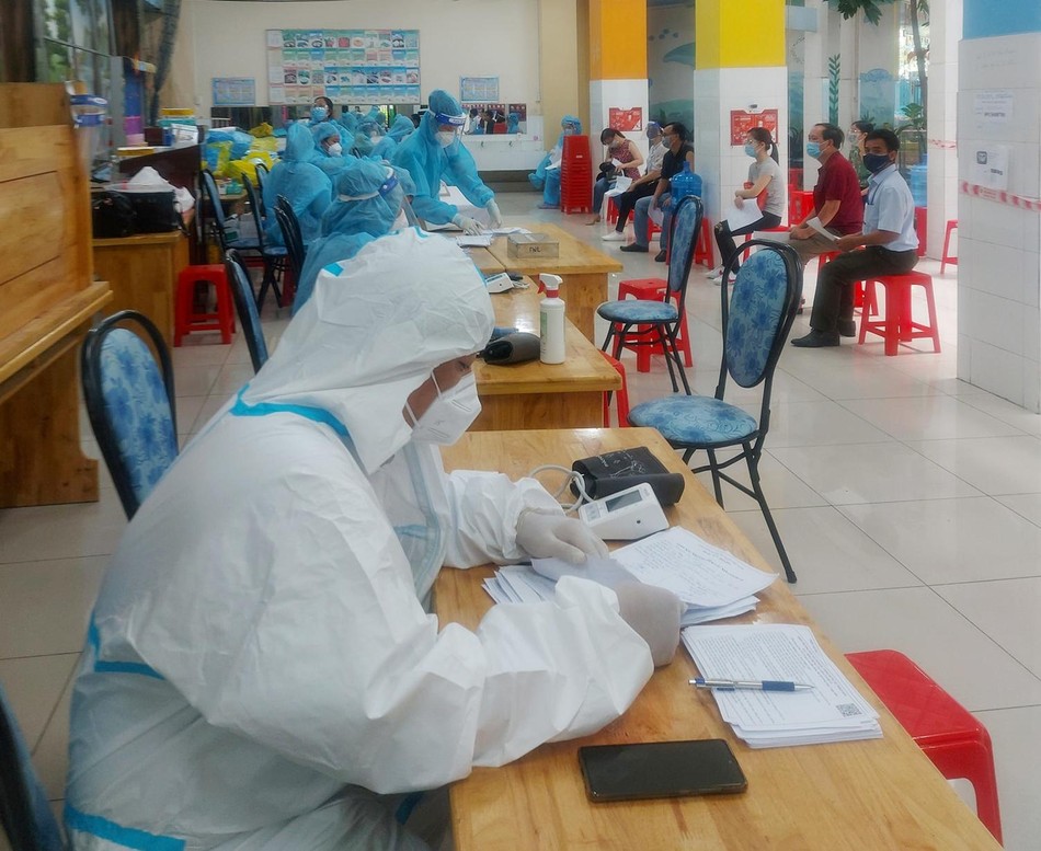 Hỗ trợ tiêm vắc-xin tại địa bàn quận 1