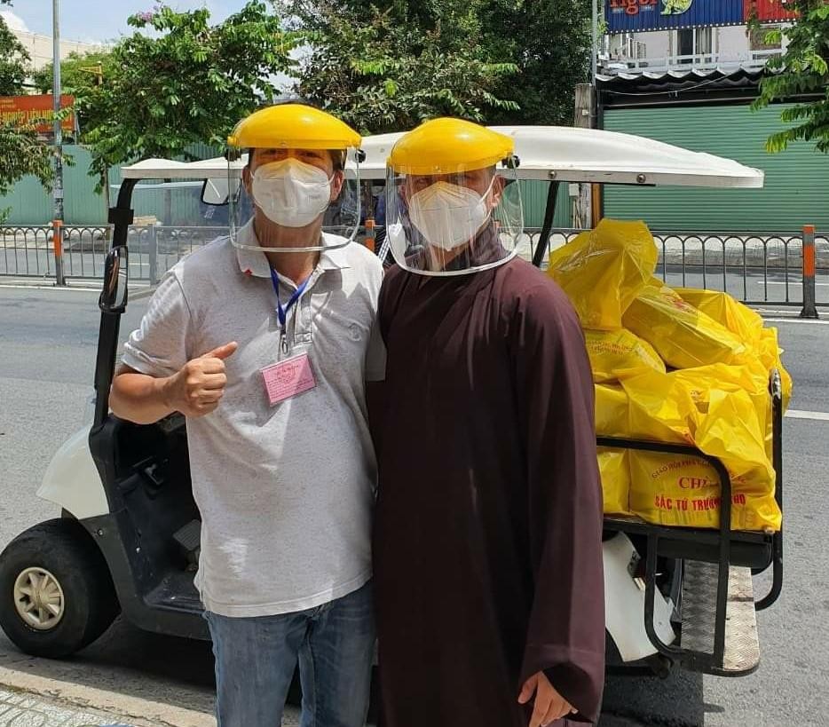 Các phần quà chùa Sắc Tứ Trường Thọ gửi tặng bà con khó khăn Các phần quà chùa Sắc Tứ Trường Thọ gửi tặng bà con khó khăn