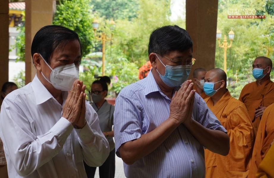 Phật tử đại diện các đạo tràng tu học tại chùa Xá Lợi đảnh lễ Trưởng lão Hòa thượng Thích Hiển Tu Phật tử đại diện các đạo tràng tu học tại chùa Xá Lợi đảnh lễ Trưởng lão Hòa thượng Thích Hiển Tu