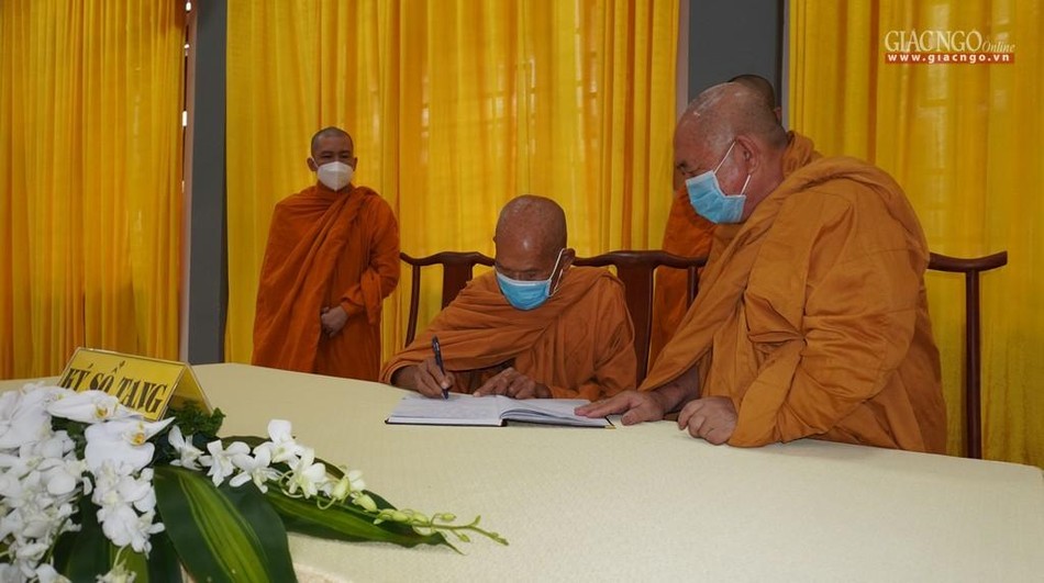 Trưởng lão Hoà thượng Giác Tường ký sổ tang lưu niệm