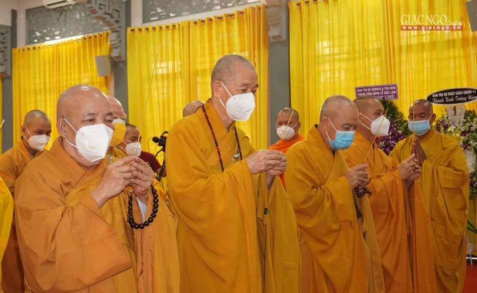 Đoàn do Hòa thượng Thích Thanh Hùng, Trưởng ban Hướng dẫn Phật tử Trung ương làm trưởng đoàn