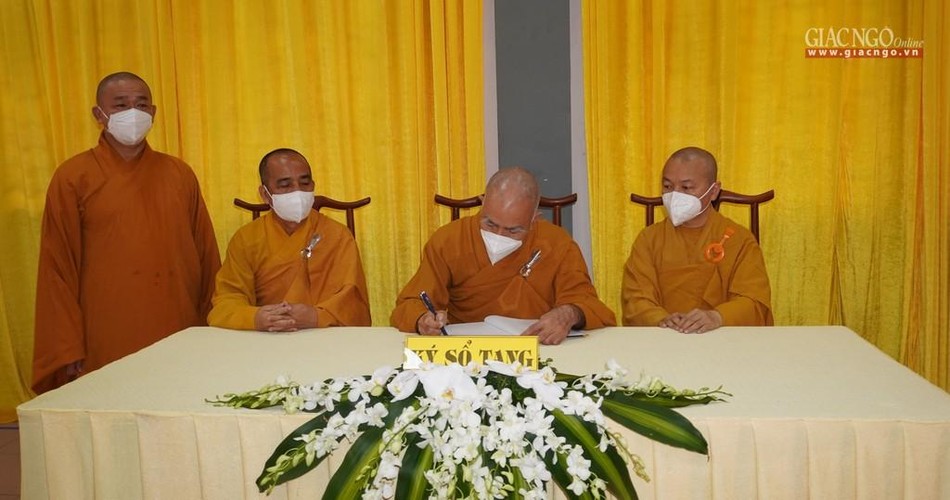 Viết sổ tang lưu niệm