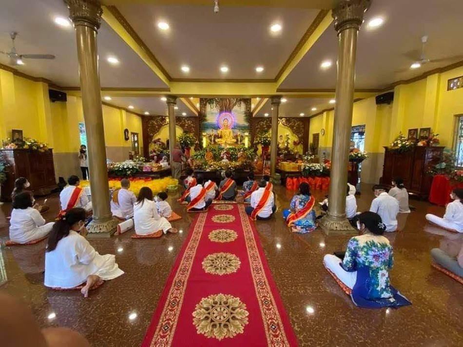 Do dịch bệnh còn phức tạp nên lễ dâng y được tổ chức hạn chế Phật tử Do dịch bệnh còn phức tạp nên lễ dâng y được tổ chức hạn chế Phật tử