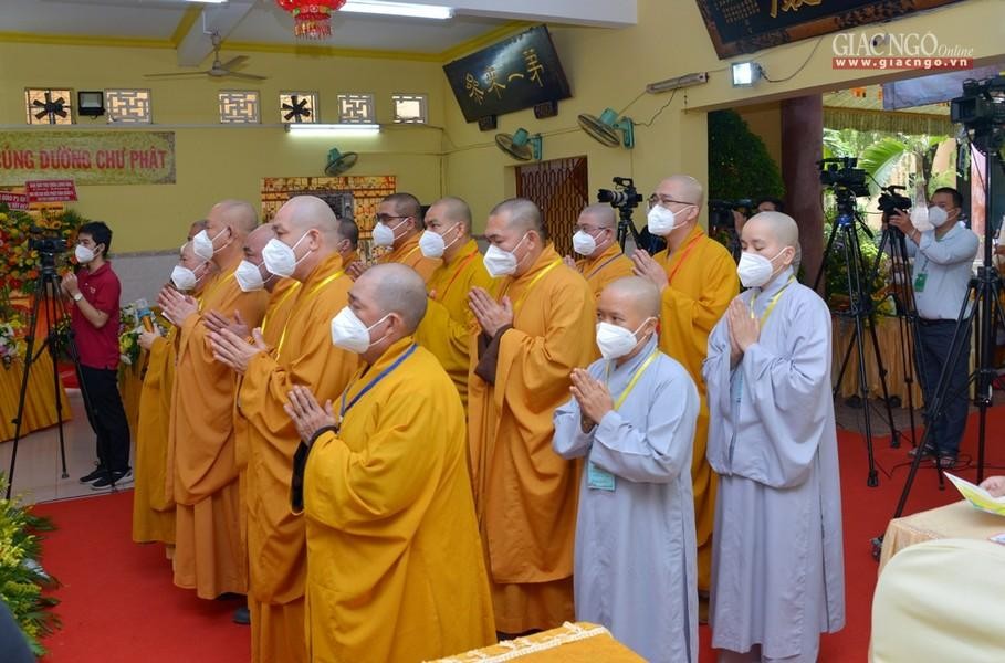 Lắng nghe đạo từ của Hòa thượng chứng minh Lắng nghe đạo từ của Hòa thượng chứng minh