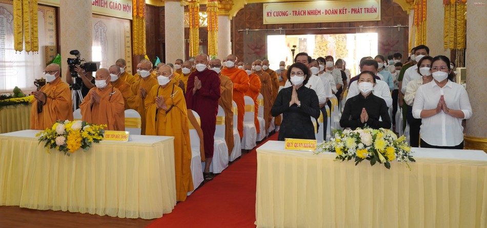 Chư tôn đức, đại diện chính quyền tham dự lễ Chư tôn đức, đại diện chính quyền tham dự lễ