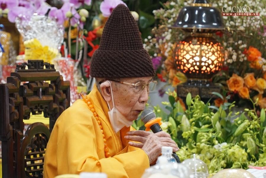 Trưởng lão Hòa thượng Thích Đức Nghiệp ban đạo từ chứng minh Trưởng lão Hòa thượng Thích Đức Nghiệp ban đạo từ chứng minh