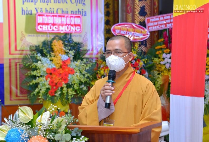 Đại đức Thích Đức Thông báo cáo công tác Phật sự khóa IX và Phương hướng hoạt động Phật sự nhiệm kỳ 2021-2026