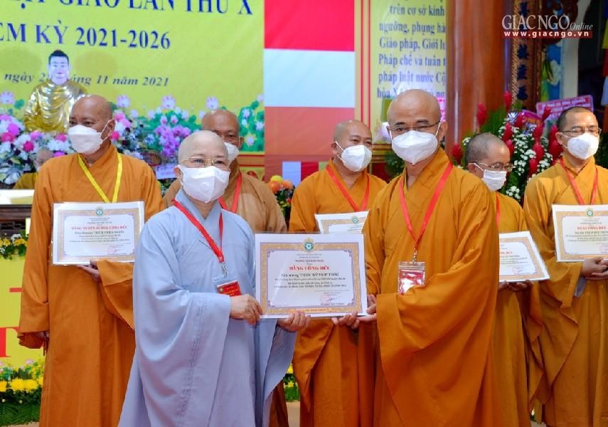 Có 34 cá nhân và 16 tập thể được đón nhận Bằng công đức của Phật giáo TP.HCM