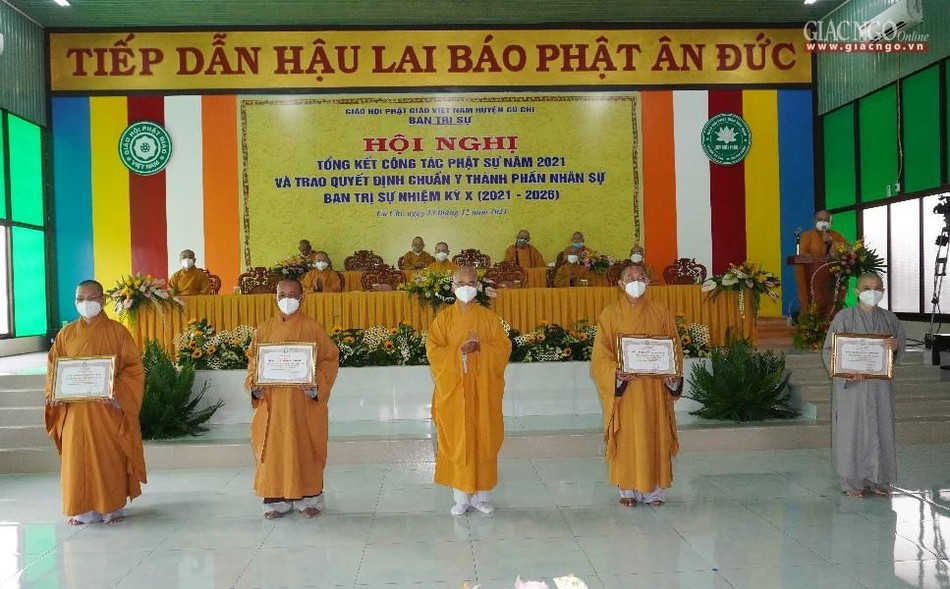 Các cá nhân nhận Bằng tuyên dương công đức của Ban Trị sự GHPGVN TP.HCM Các cá nhân nhận Bằng tuyên dương công đức của Ban Trị sự GHPGVN TP.HCM