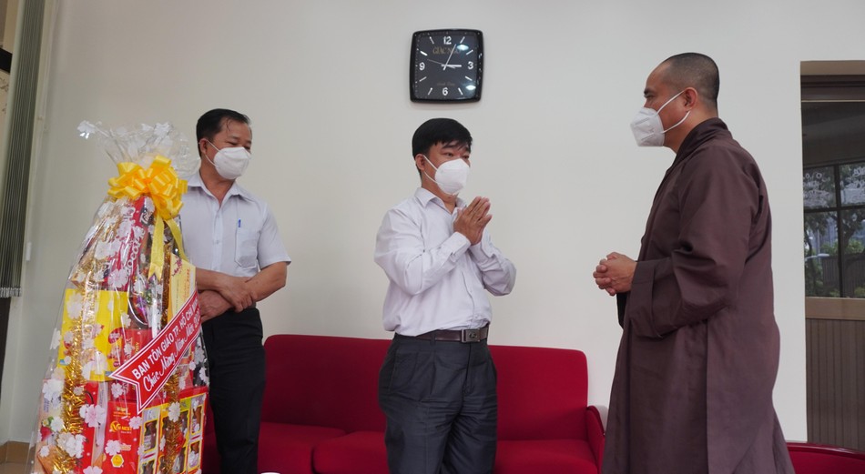 Ông Nguyễn Văn Lượng chúc năm mới sức khỏe an lành đến chư tôn đức Ban Biên tập, phóng viên, nhân viên Báo Giác Ngộ