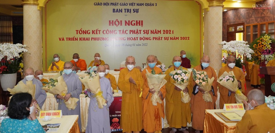 Hòa thượng Thích Tịnh Hạnh tặng hoa chúc mừng đến chư tôn đức quận 3 được tấn phong giáo phẩm Hòa thượng, Ni trưởng Hòa thượng Thích Tịnh Hạnh tặng hoa chúc mừng đến chư tôn đức quận 3 được tấn phong giáo phẩm Hòa thượng, Ni trưởng