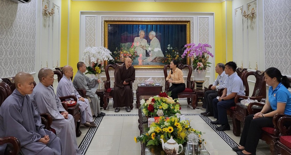 Thăm và chúc mừng năm mới đến Ủy ban MTTQVN TP