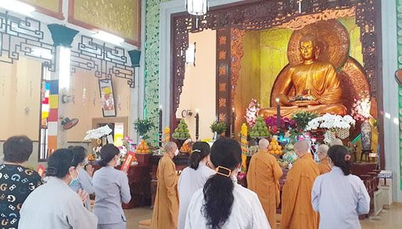 Khóa lễ tại Chánh điện Khóa lễ tại Chánh điện