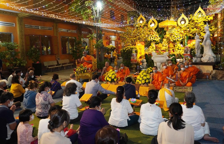 Ngày 16-2, chùa sẽ tiếp tục thắp 1.250 ngọn đèn hoa đăng để tưởng niệm 3 sự kiện quan trọng của Phật giáo trong lễ Māgha Pūjā Ngày 16-2, chùa sẽ tiếp tục thắp 1.250 ngọn đèn hoa đăng để tưởng niệm 3 sự kiện quan trọng của Phật giáo trong lễ Māgha Pūjā