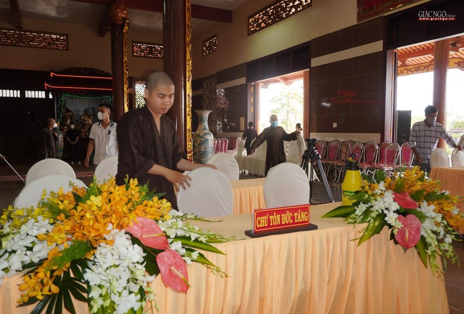 Công tác chuẩn bị tại hội trường Công tác chuẩn bị tại hội trường