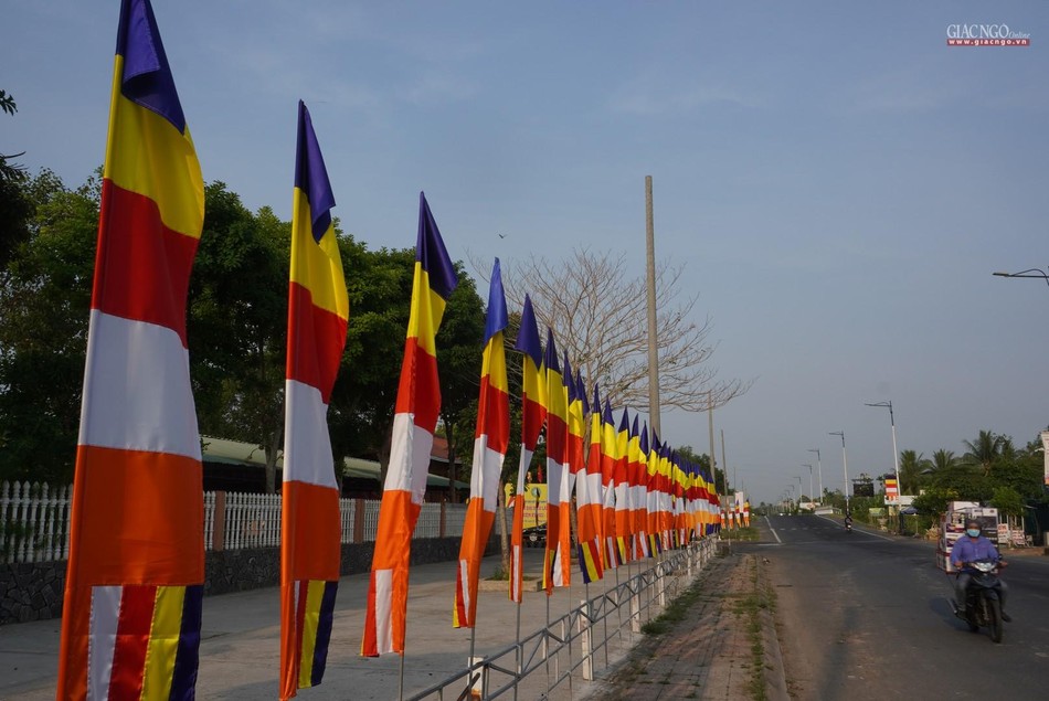 Trên đường dẫn vào thiền viện Trên đường dẫn vào thiền viện