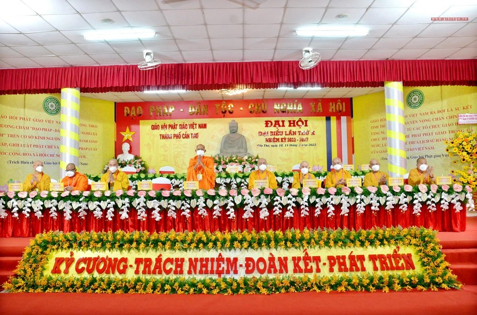 Chư tôn đức Chủ tọa - Ảnh: Hoàng Chiến Chư tôn đức Chủ tọa - Ảnh: Hoàng Chiến