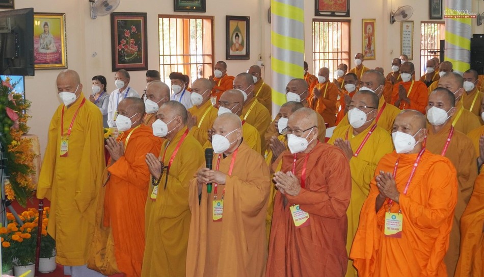 Chư tôn đức giáo phẩm niệm Phật cầu gia hộ