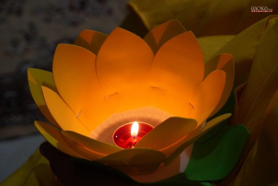 Ánh sáng đã được thắp lên và tryền trao cho những thế hệ tiếp nối