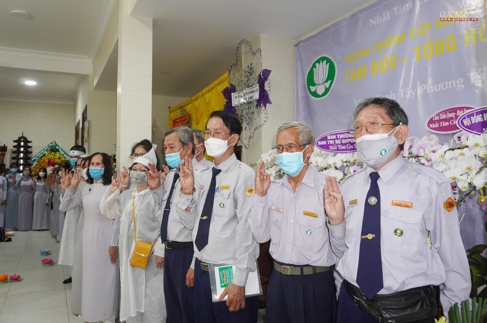 Ấn cát tường chào tạm biệt Huynh trưởng Tâm Bửu