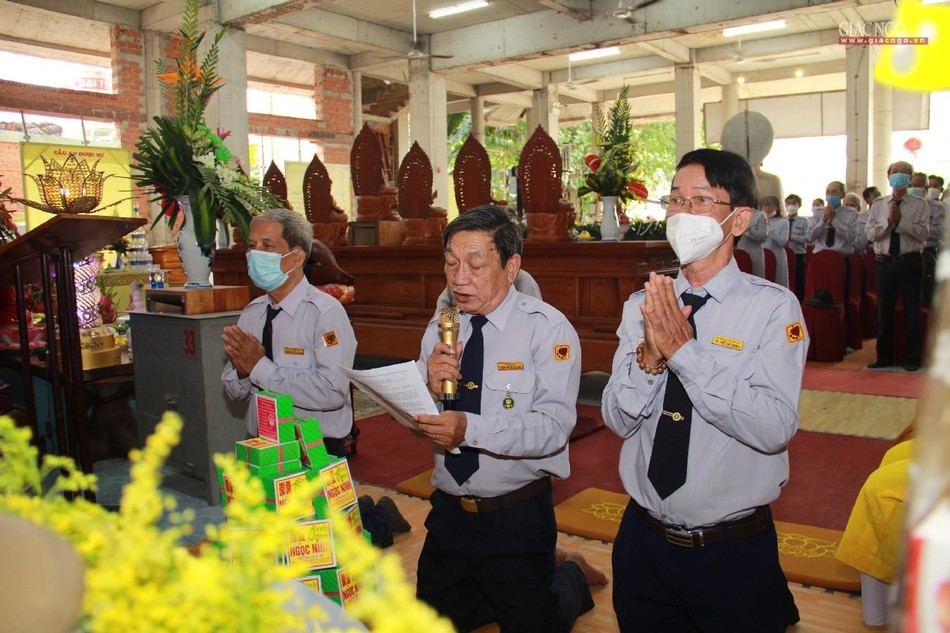 Huynh trưởng Thị Cư - Nguyễn Thanh Minh, cùng đại diện huynh trưởng Gia đình Phật tử TP.HCM dâng lời cảm niệm tại lễ hiệp kỵ Huynh trưởng Thị Cư - Nguyễn Thanh Minh, cùng đại diện huynh trưởng Gia đình Phật tử TP.HCM dâng lời cảm niệm tại lễ hiệp kỵ