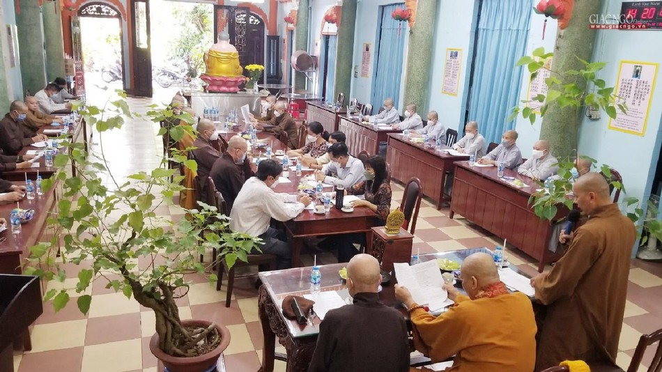 Quang cảnh buổi họp tại tổ đình Vạn Thọ chiều 8-4 - Ảnh: Hoàng Phương Quang cảnh buổi họp tại tổ đình Vạn Thọ chiều 8-4 - Ảnh: Hoàng Phương