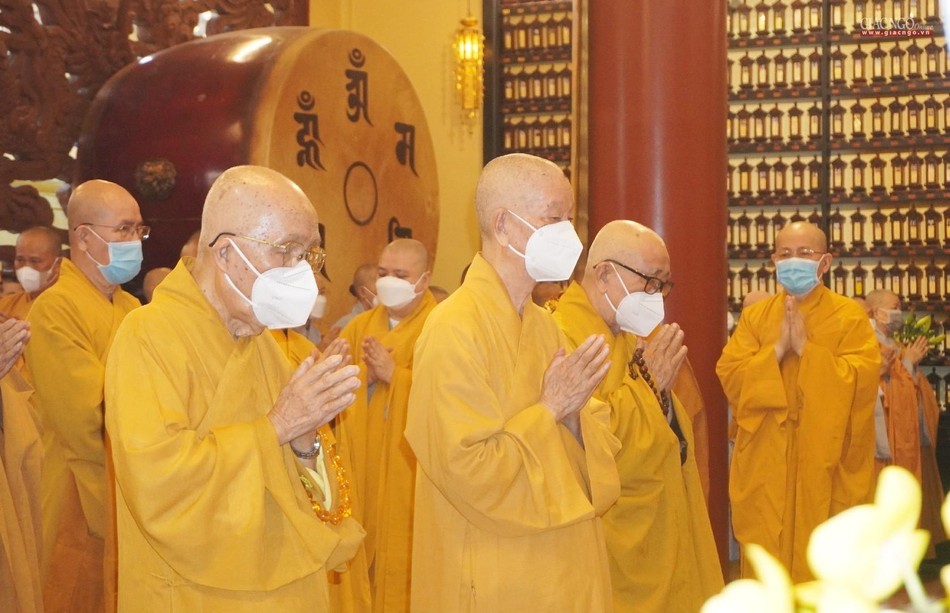 Năm 1964, Thượng tọa Thích Minh Phát được song thân cho xuất gia học đạo với cố Hòa thượng Thích Thiện Hòa, Giám đốc Phật học đường Nam Việt, viện chủ tổ đình Ấn Quang Năm 1964, Thượng tọa Thích Minh Phát được song thân cho xuất gia học đạo với cố Hòa thượng Thích Thiện Hòa, Giám đốc Phật học đường Nam Việt, viện chủ tổ đình Ấn Quang